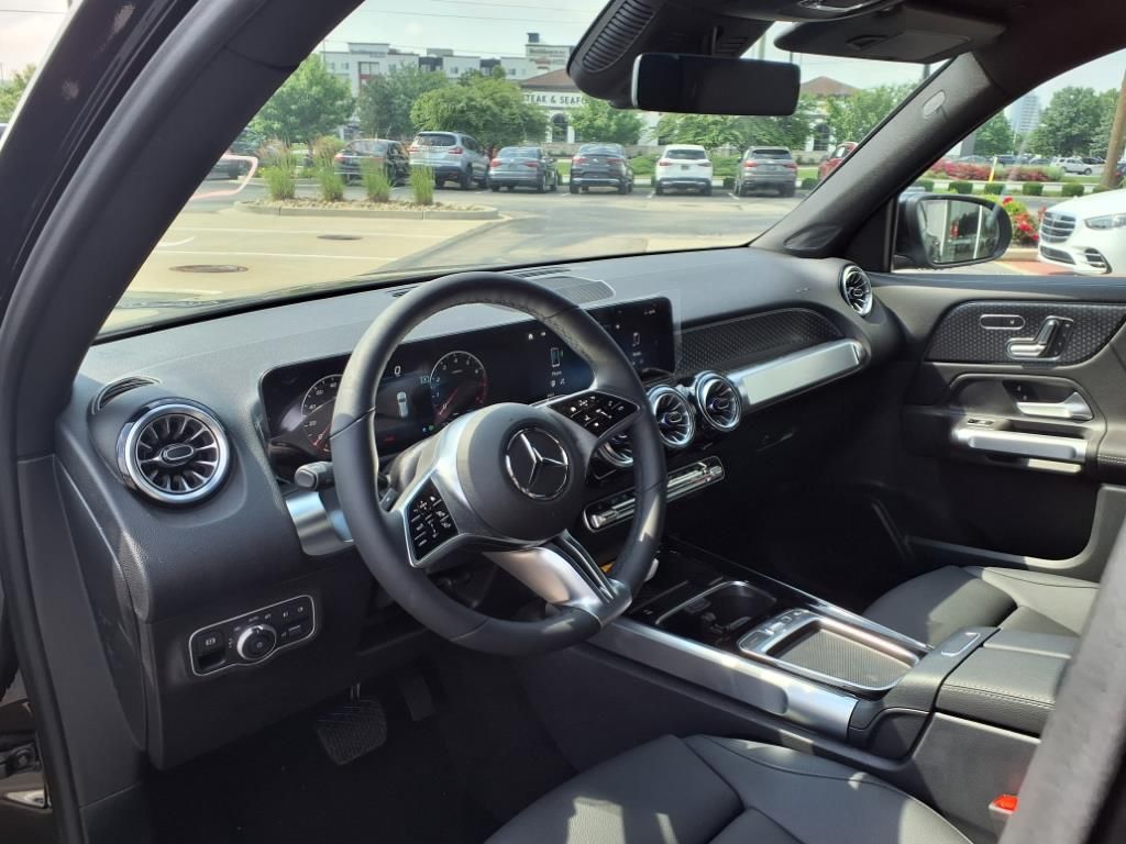 New 2025 Black Mercedes-Benz GLB 250 image 15