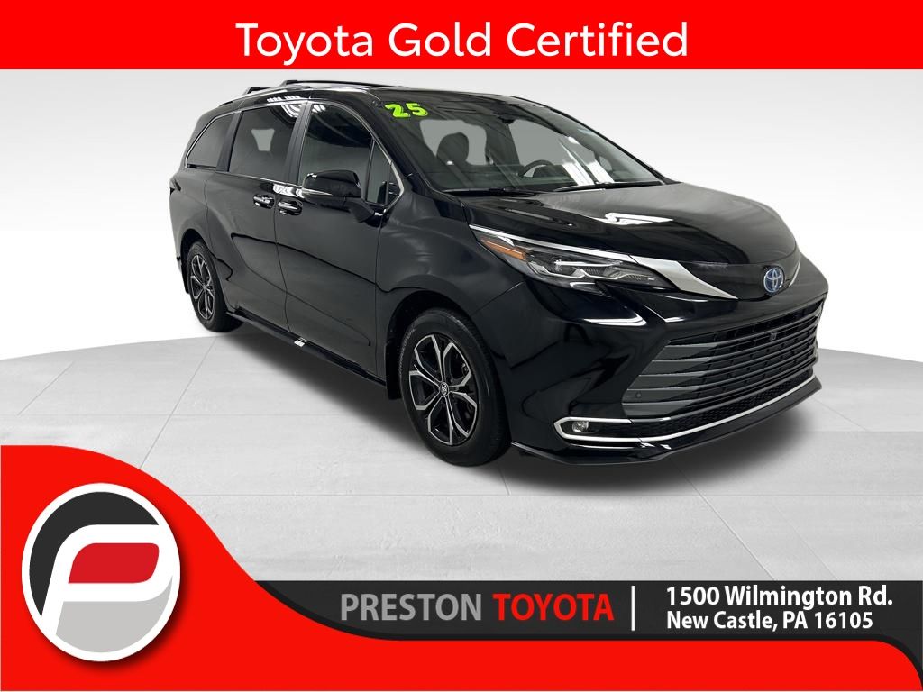 2025 Toyota Sienna Platinum