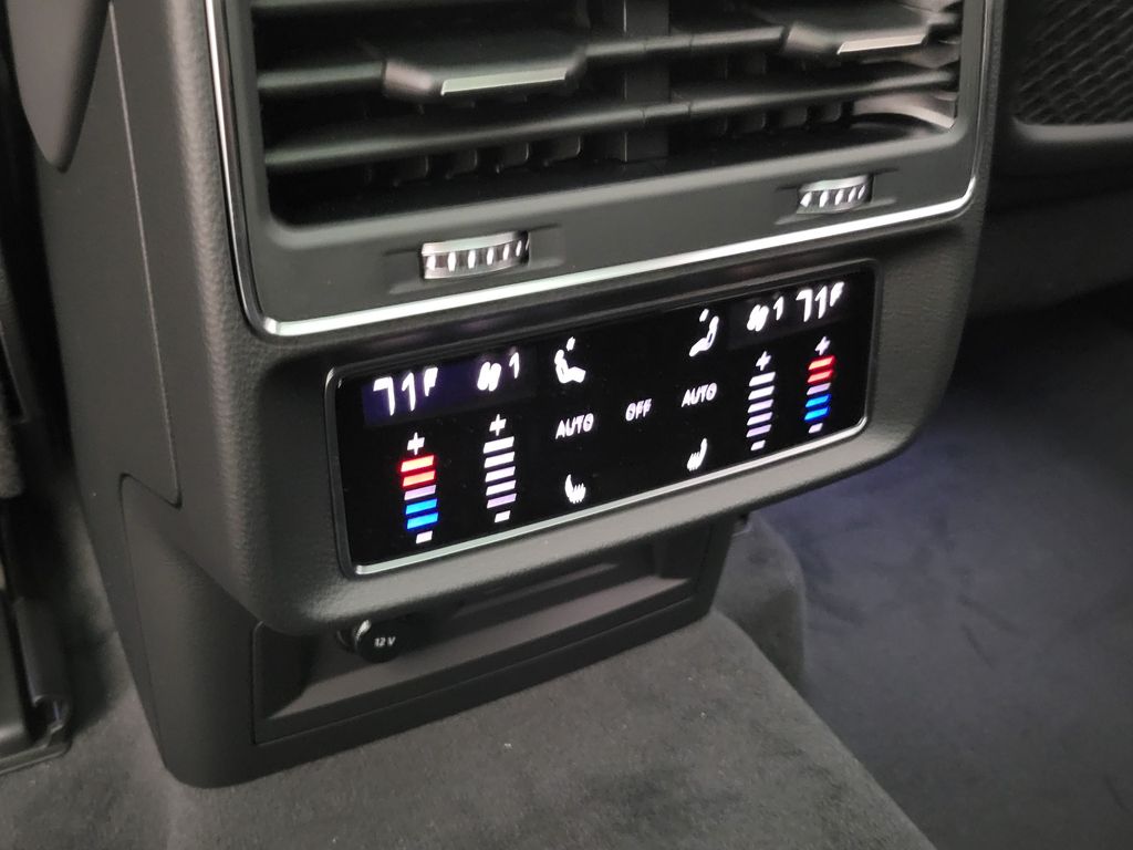 Thumbnail: 2026 Audi Q7 - 23