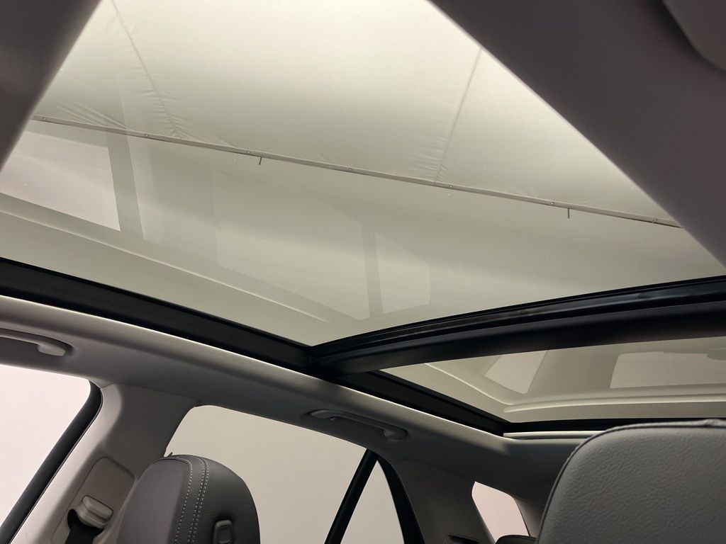 Thumbnail: 2026 Mercedes-Benz GLE - 23