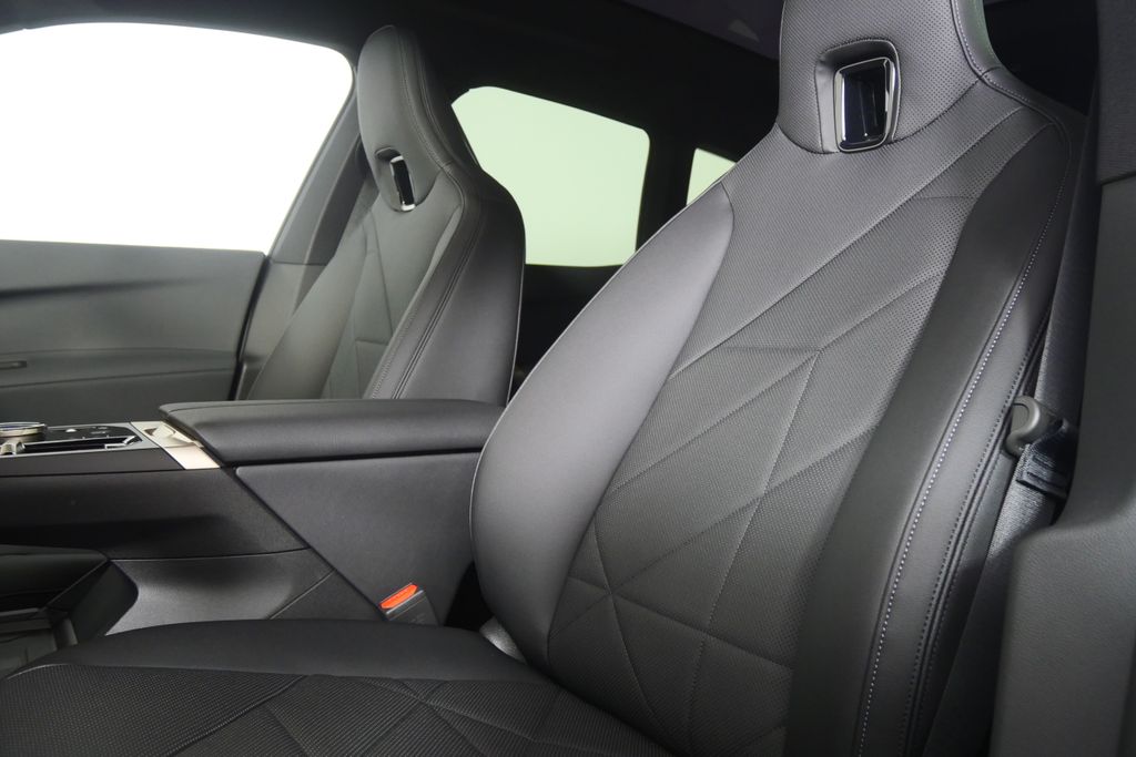 Thumbnail: 2026 BMW iX - 11