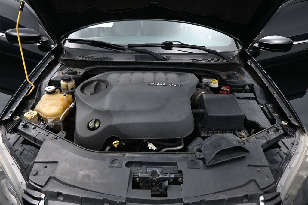 2013 Chrysler 200 Limited - Photo 24