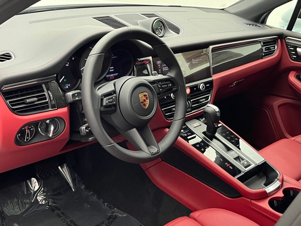 Thumbnail: 2026 Porsche Macan - 4