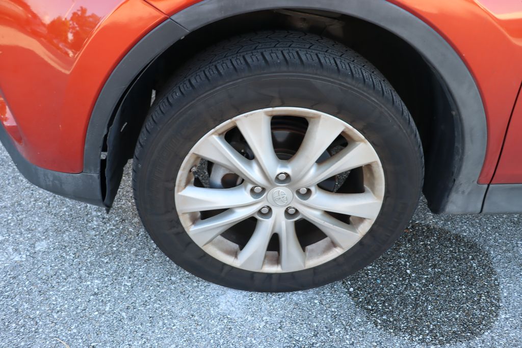 Thumbnail: 2015 Toyota RAV4 - 4
