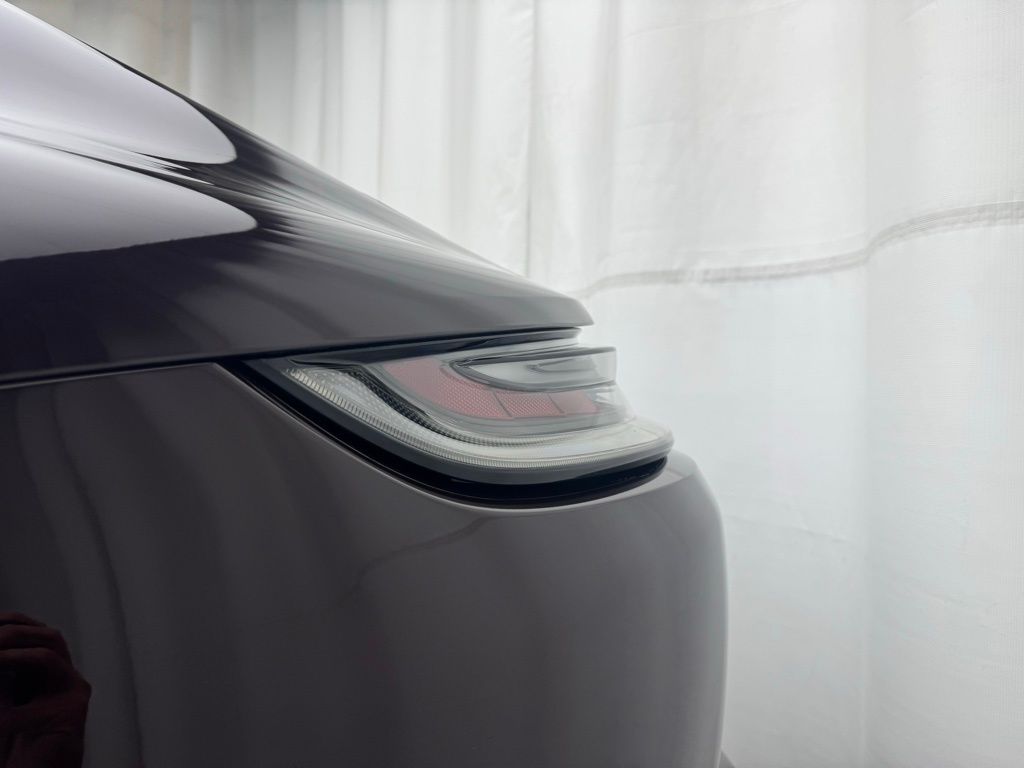 2022 Porsche Panamera 4 8