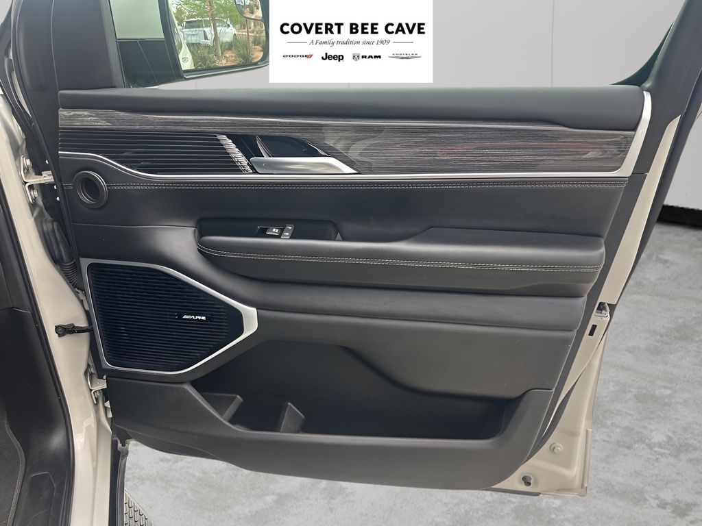 Used Car 2022 Jeep Wagoneer  Series Ii For Sale Under $35,000 In Austin, Texas