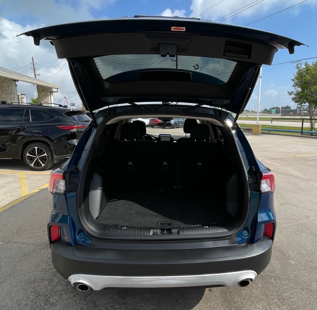 2020 Ford Escape SE Green at DeMontrond Ford