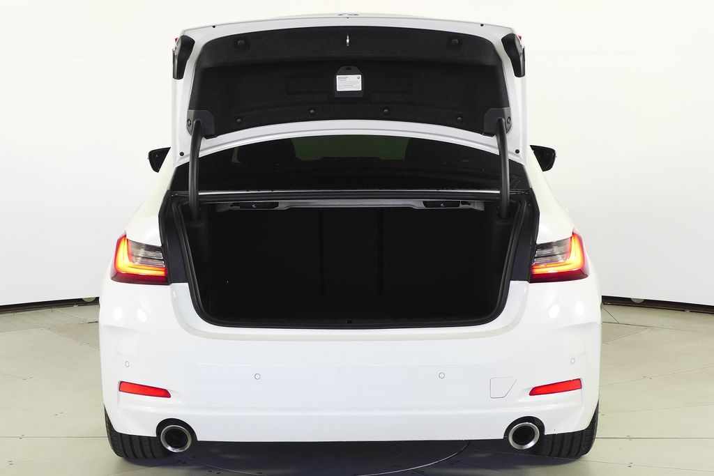 Thumbnail: 2023 BMW 3 Series - 10