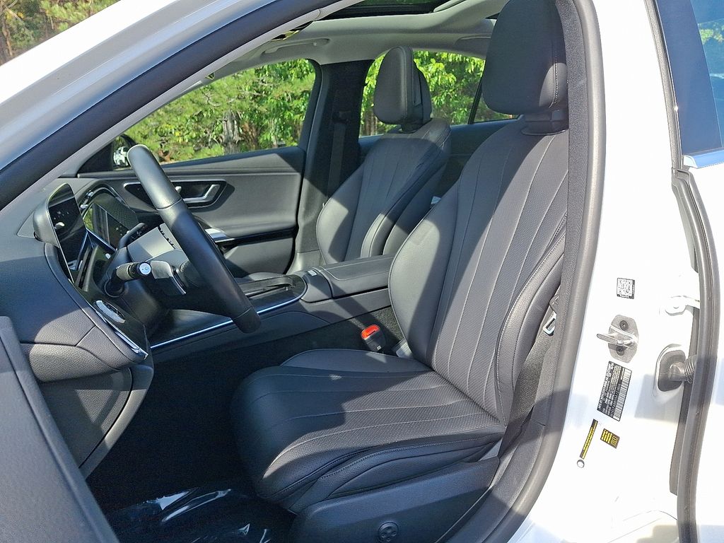 Thumbnail: 2025 Mercedes-Benz E-Class - 13