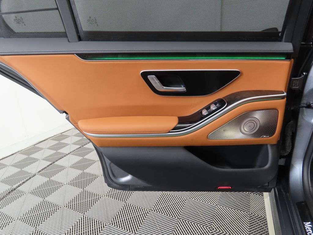 Thumbnail: 2023 Mercedes-Benz S-Class - 25