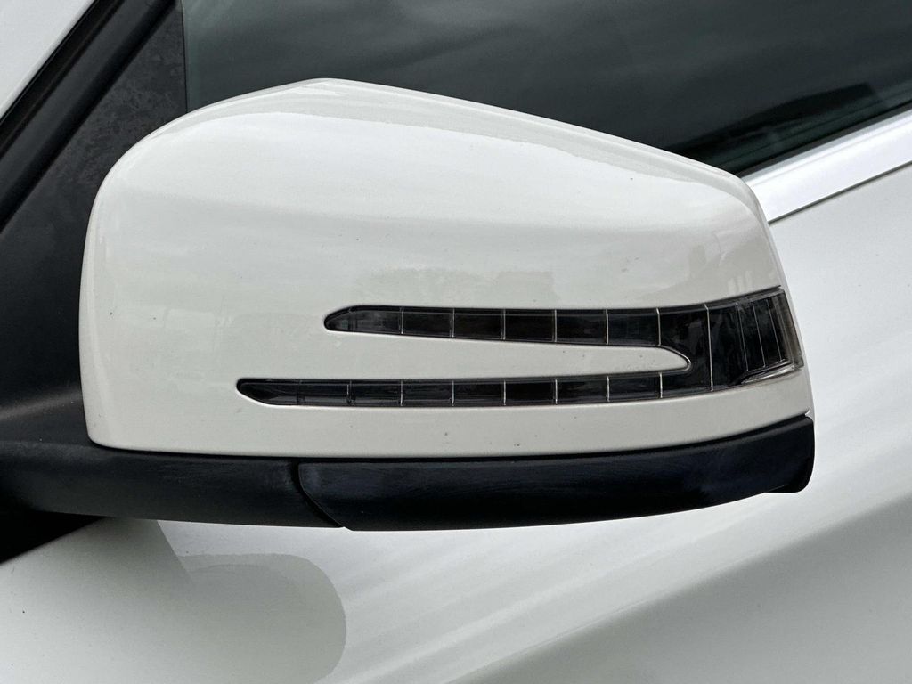 Thumbnail: 2017 Mercedes-Benz GLA - 2