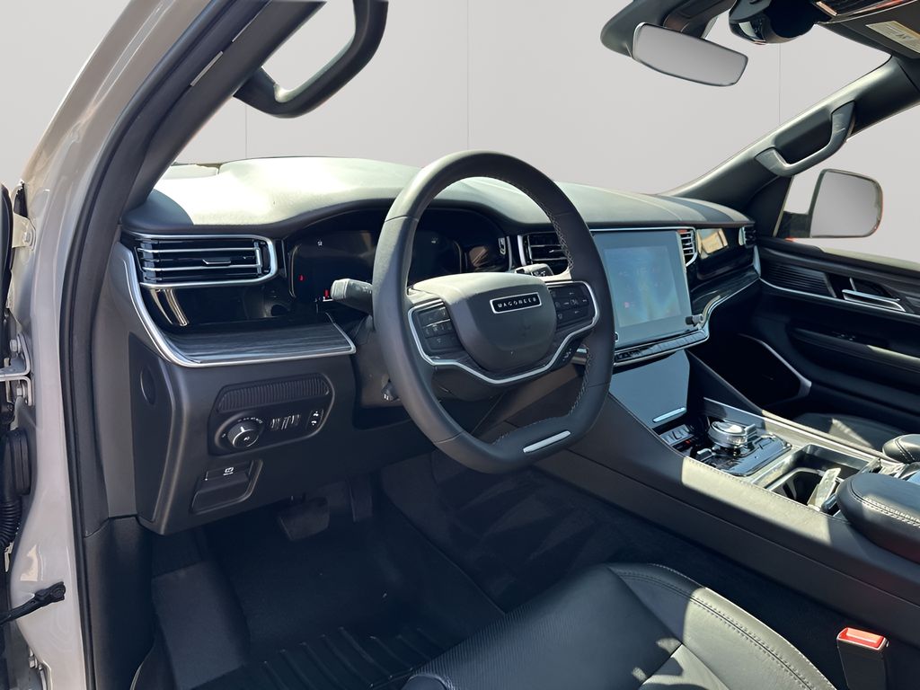 Used 2022 White Jeep Series III image 29