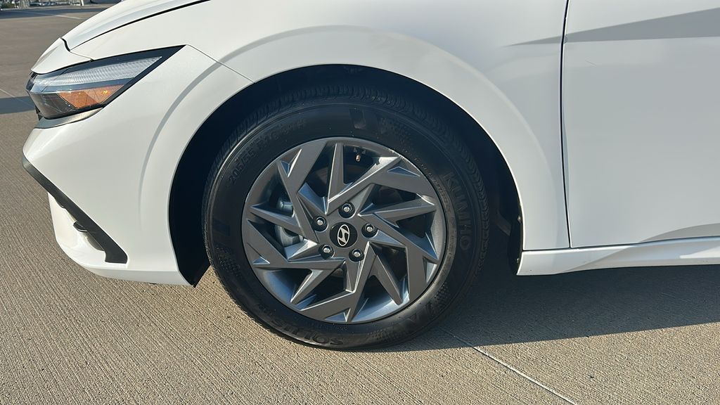 2024 Hyundai Elantra SEL White at Durrett Motor Company