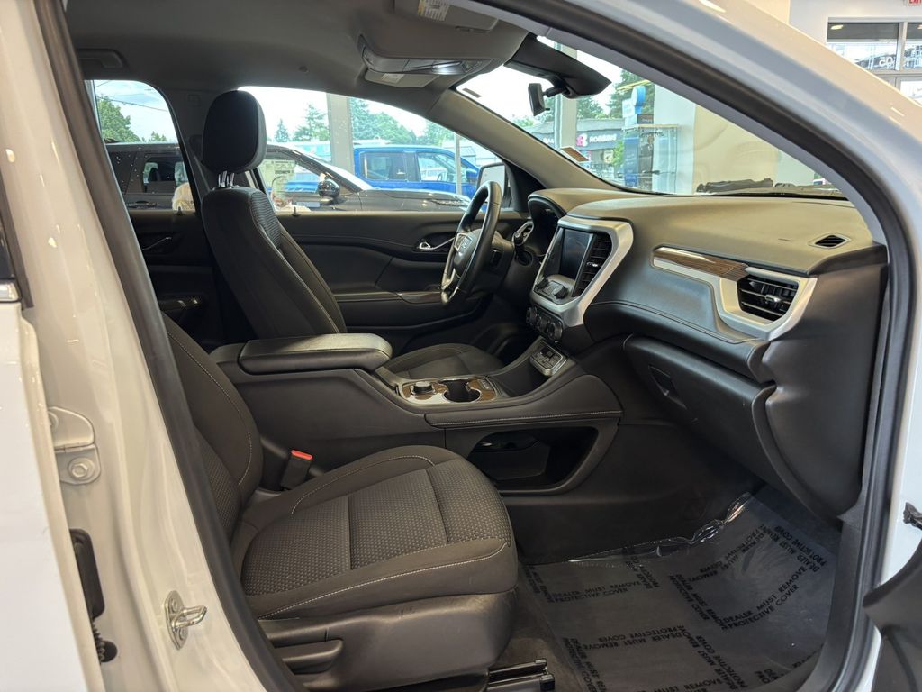 2022 GMC Acadia SLE