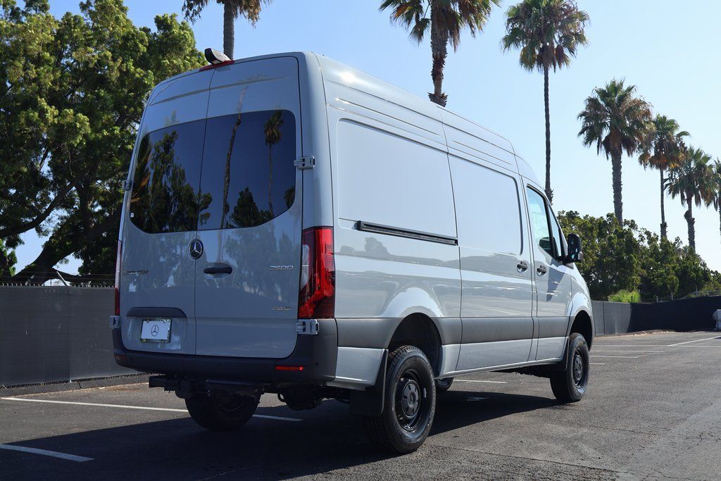 Thumbnail: 2025 Mercedes-Benz Sprinter - 2