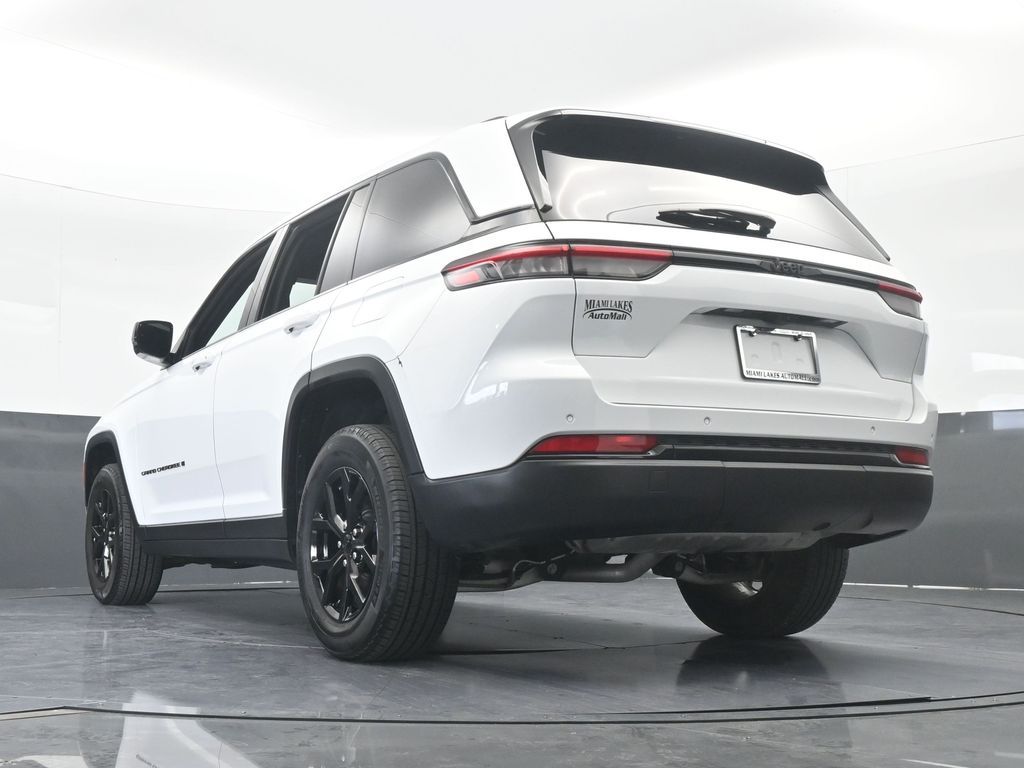 Used 2024 Bright White Clearcoat Jeep Altitude X image 64