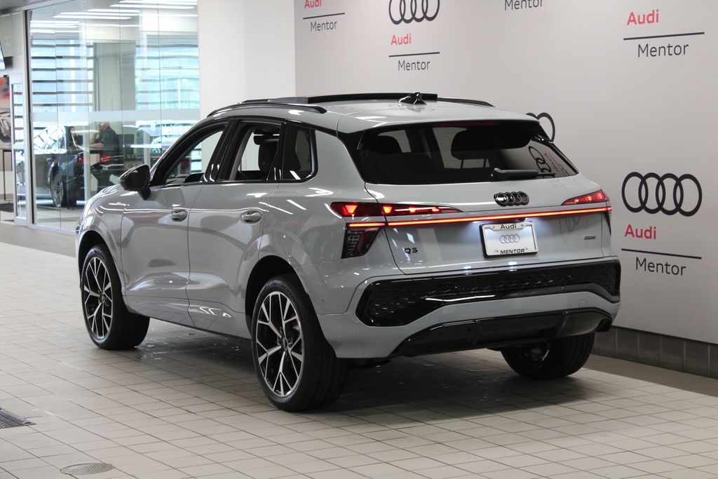 Thumbnail: 2026 Audi Q3 - 4
