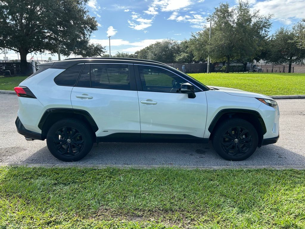 Thumbnail: 2022 Toyota RAV4 - 6