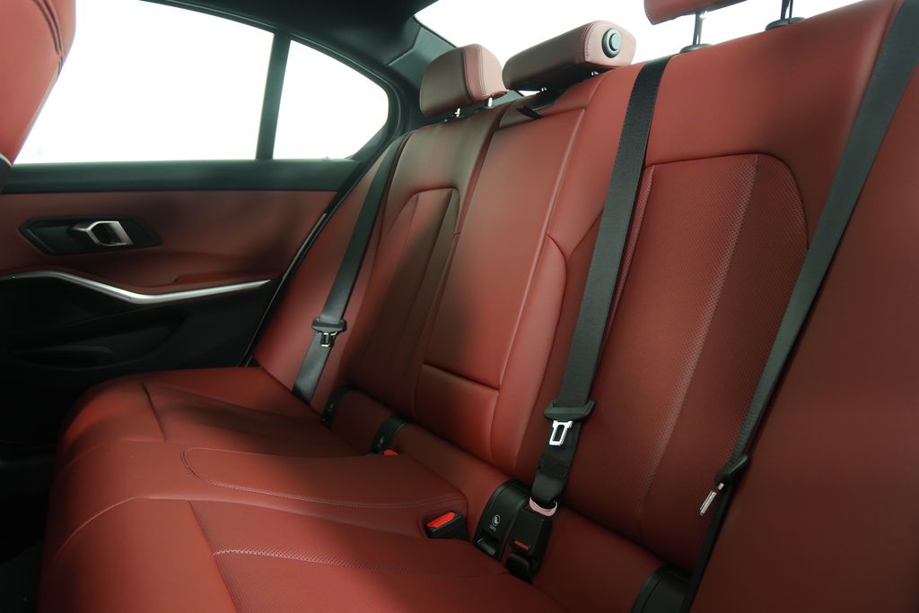 Thumbnail: 2026 BMW 3 Series - 15