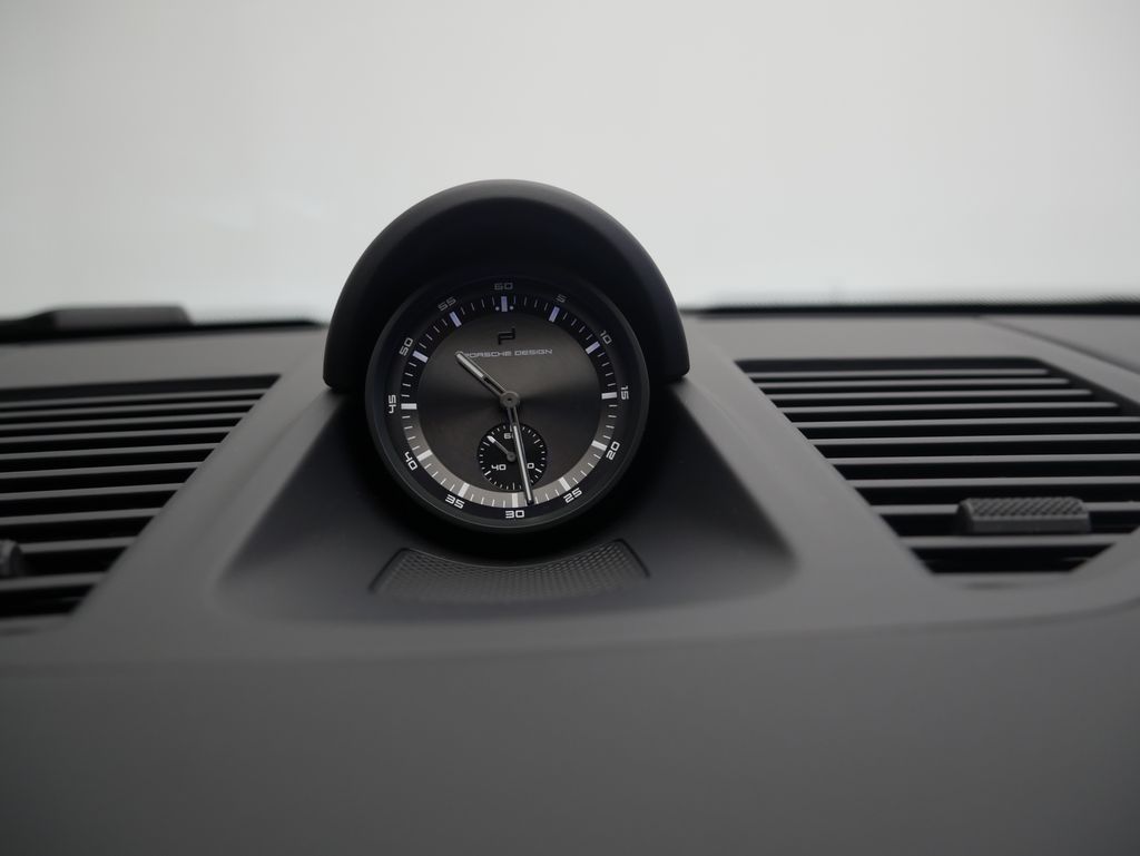 Thumbnail: 2026 Porsche 911 - 26