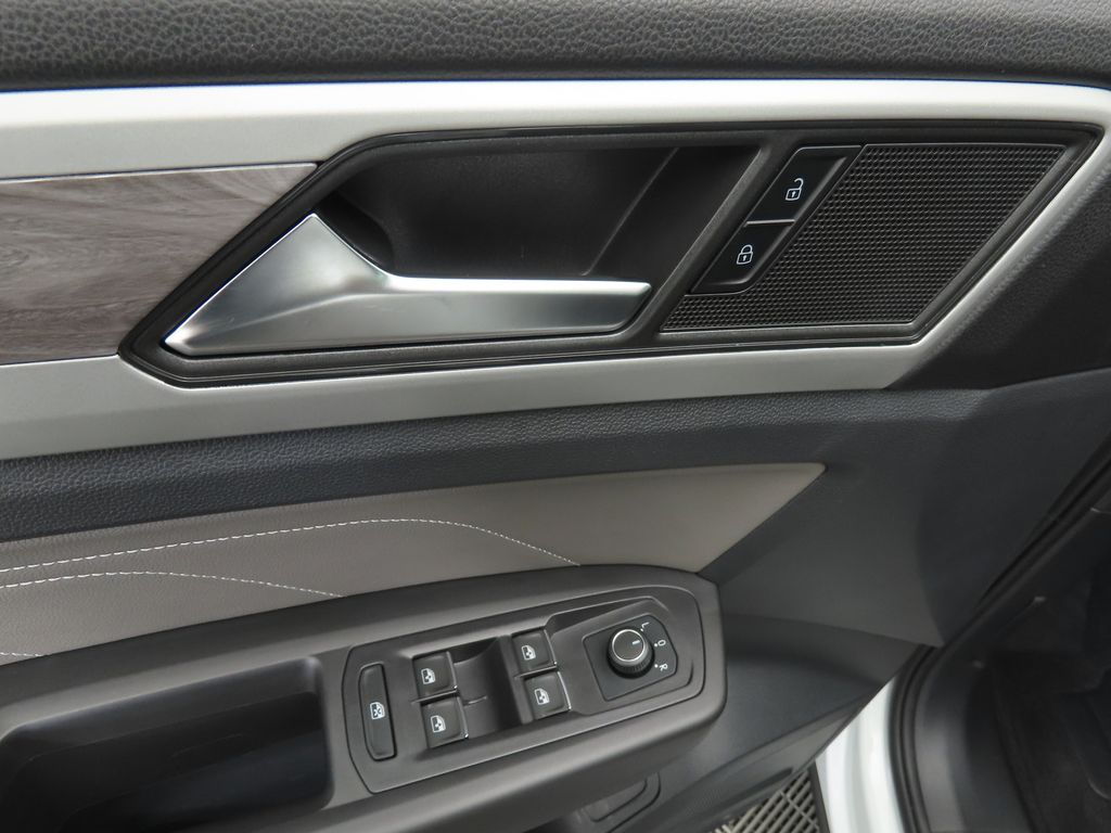 2022 Volkswagen Atlas SE 23