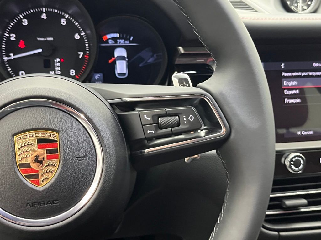 Thumbnail: 2025 Porsche Macan - 14