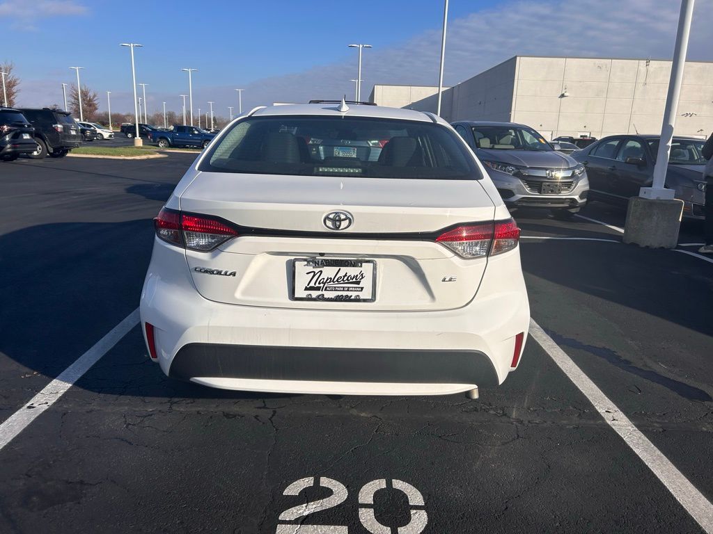 2022 Toyota Corolla LE 4