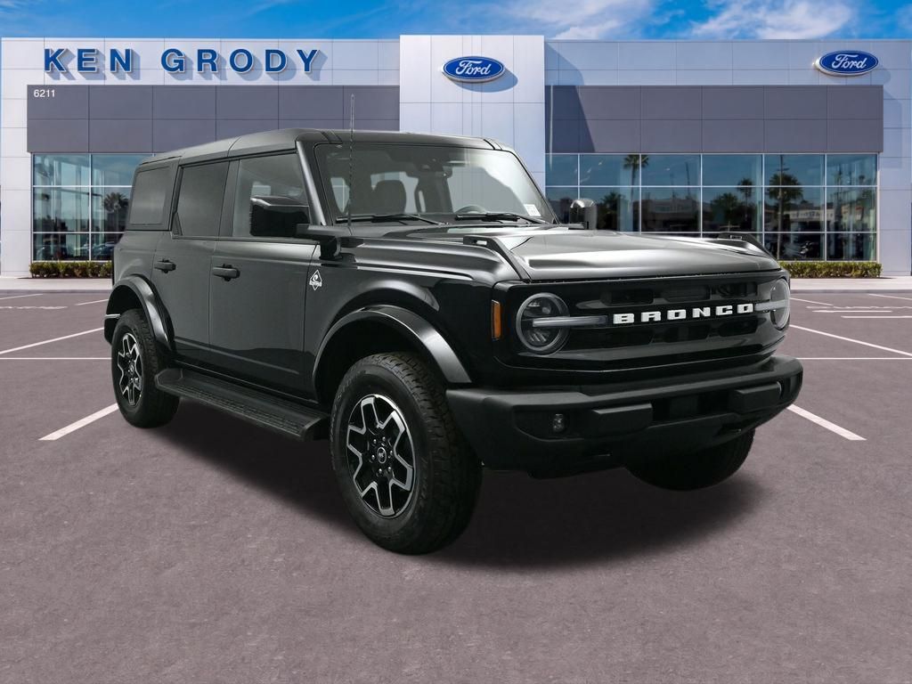 Shadow Black 2026 Ford Bronco SUV / Crossover Four-Wheel Drive Automatic