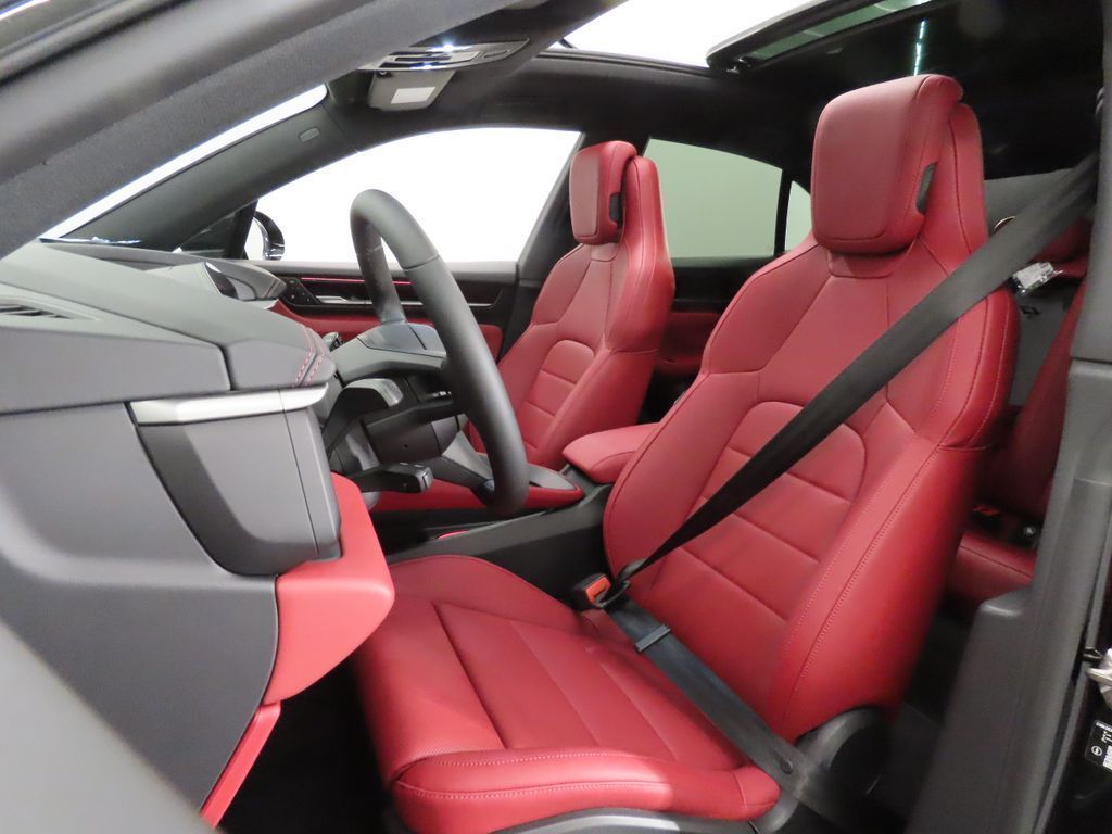 Thumbnail: 2026 Porsche Macan - 5