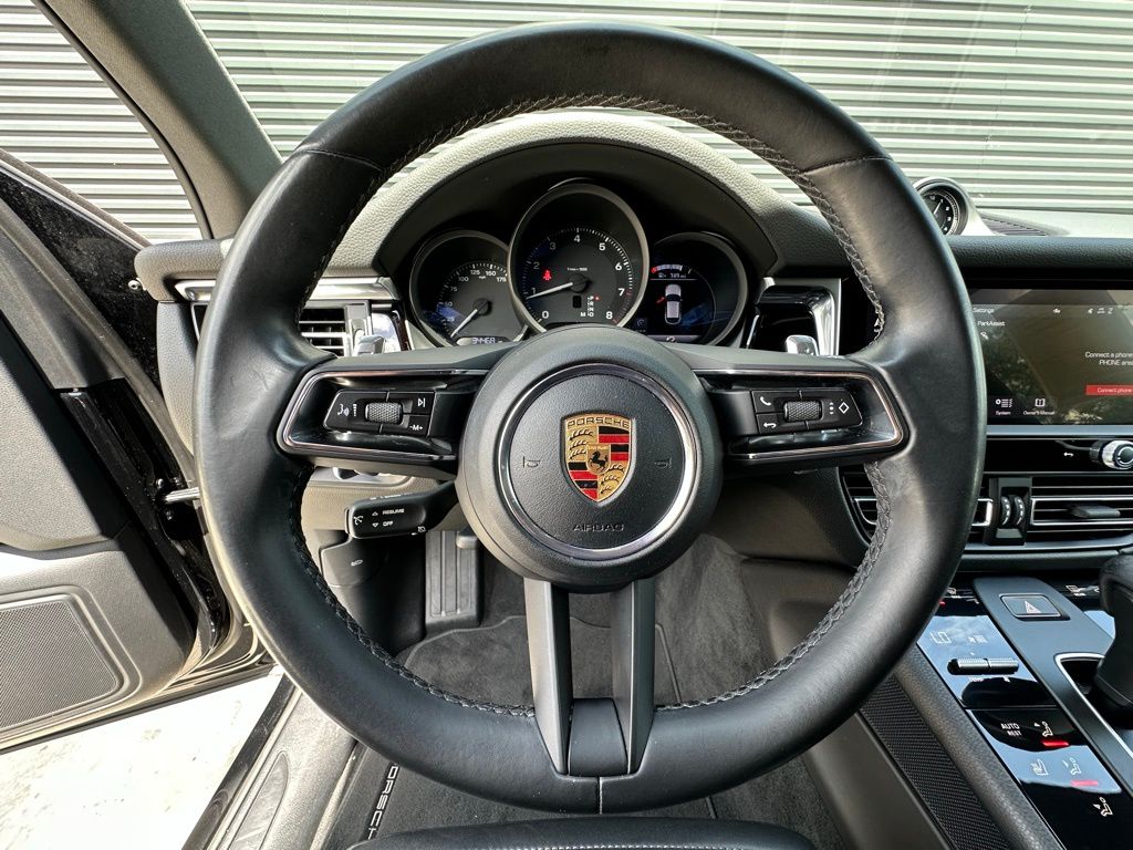 2022 Porsche Macan  17