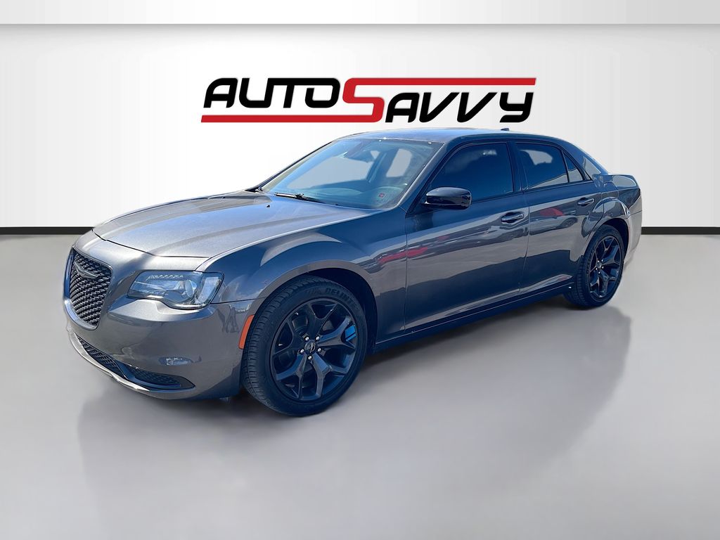 Used 2022 Gray Chrysler Touring image 3
