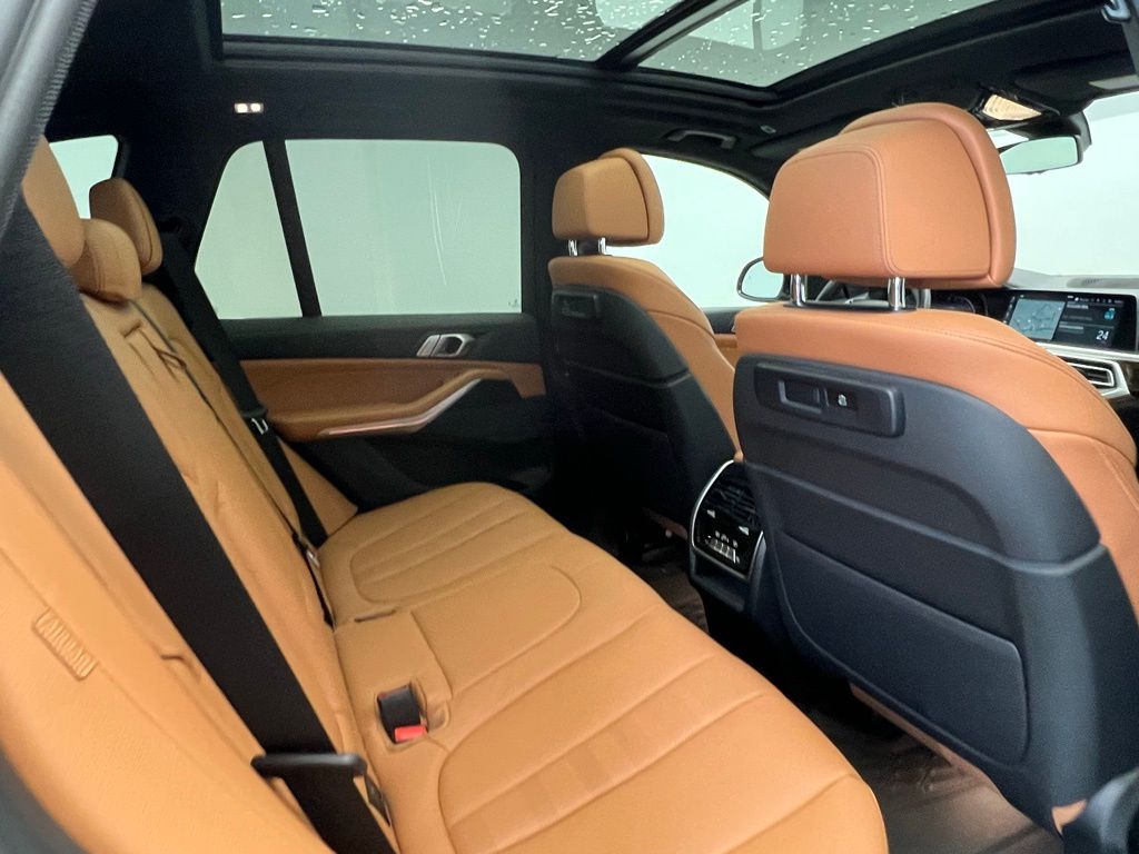 Thumbnail: 2021 BMW X5 - 9