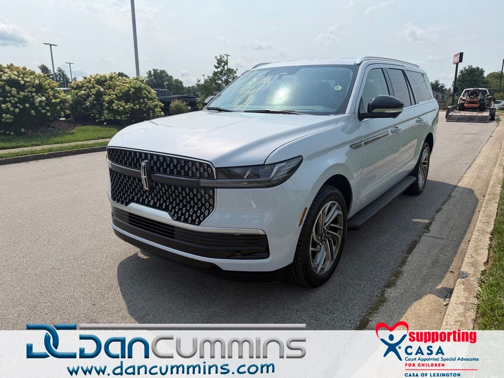 Crystal White 2026 Lincoln Navigator SUV / Crossover Four-Wheel Drive Automatic