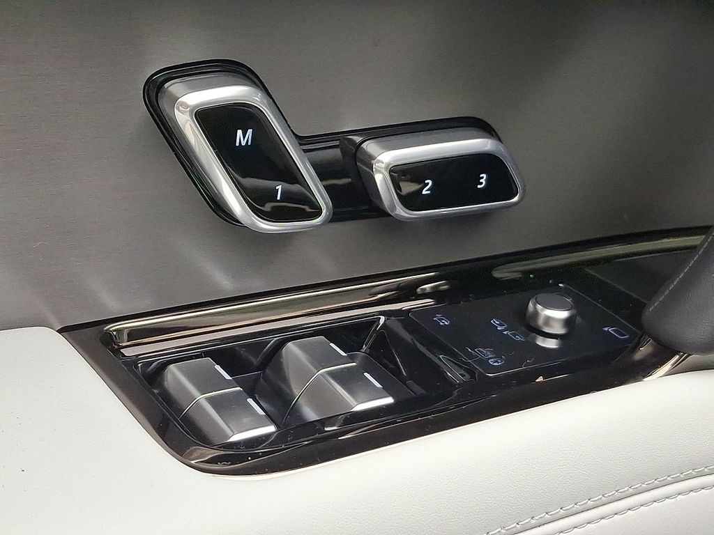 Thumbnail: 2026 Land Rover Range Rover Sport - 20