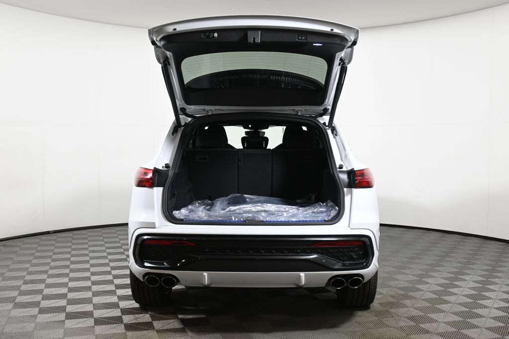 Thumbnail: 2025 Audi SQ5 - 29