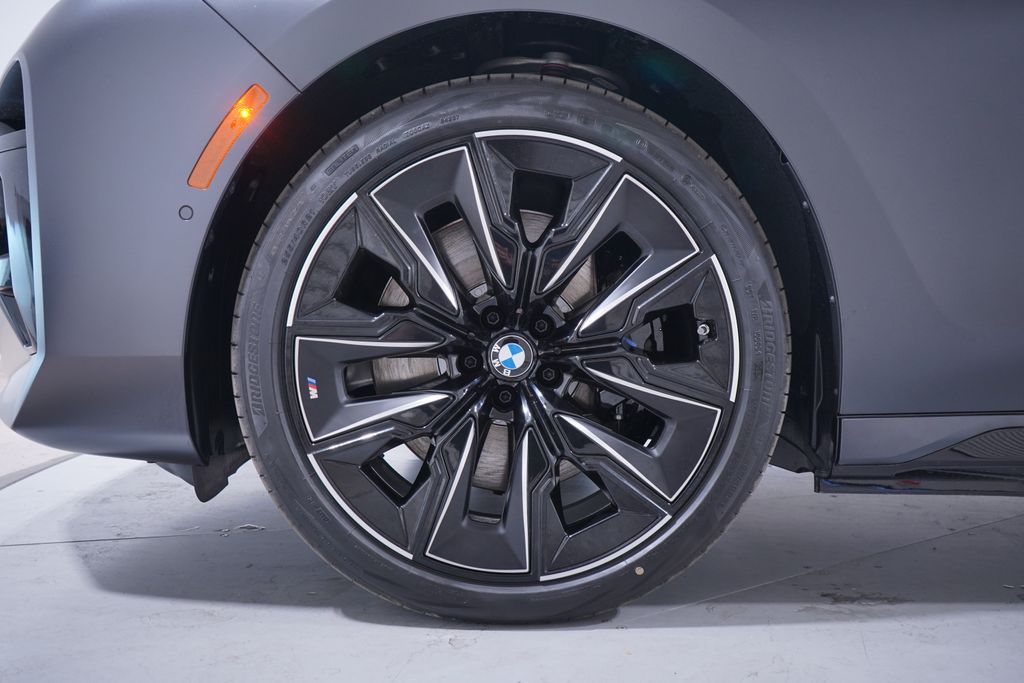 2025 BMW i7 xDrive60 2