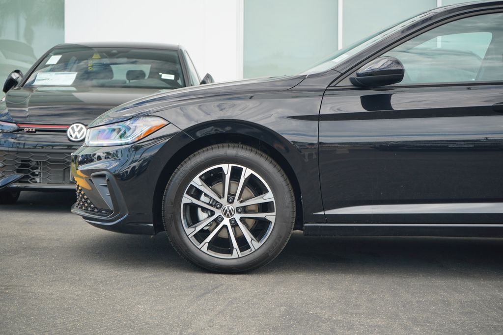 Thumbnail: 2025 Volkswagen Jetta - 2