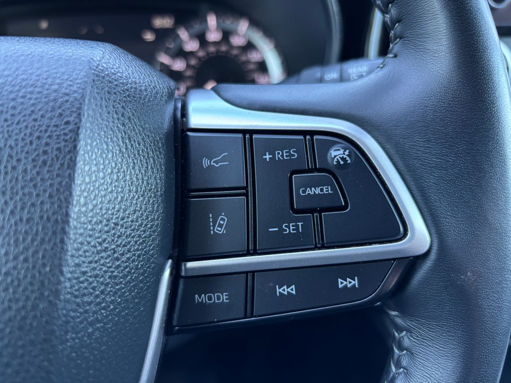2023 Toyota Highlander L 13