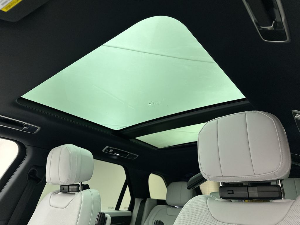 Thumbnail: 2026 Land Rover Range Rover Sport - 11