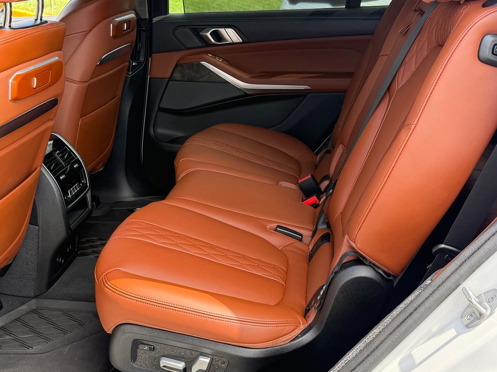 Thumbnail: 2024 BMW X7 - 13