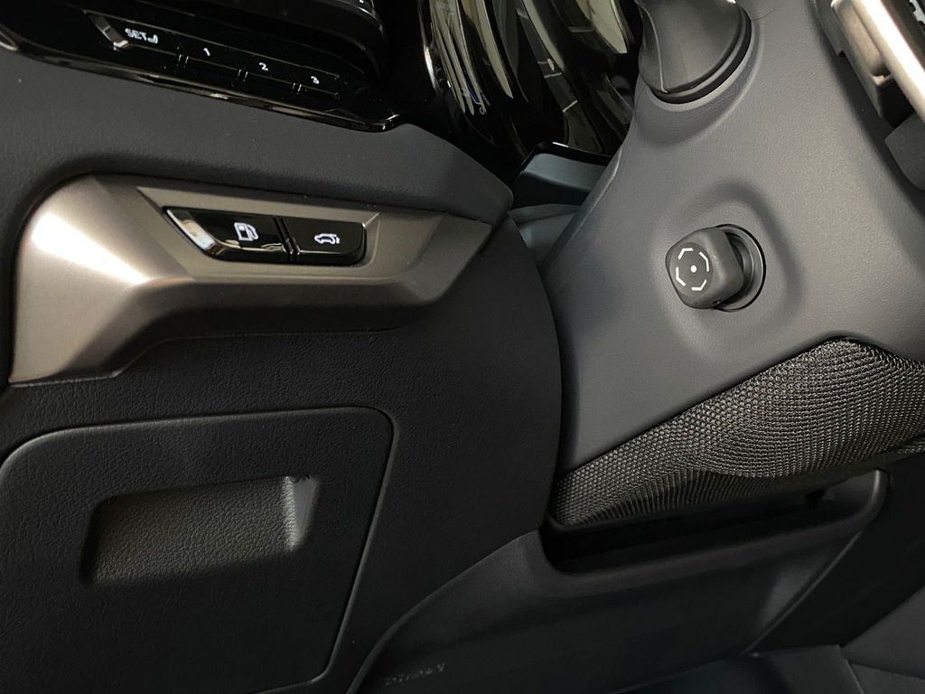 Thumbnail: 2026 Lexus RX - 14