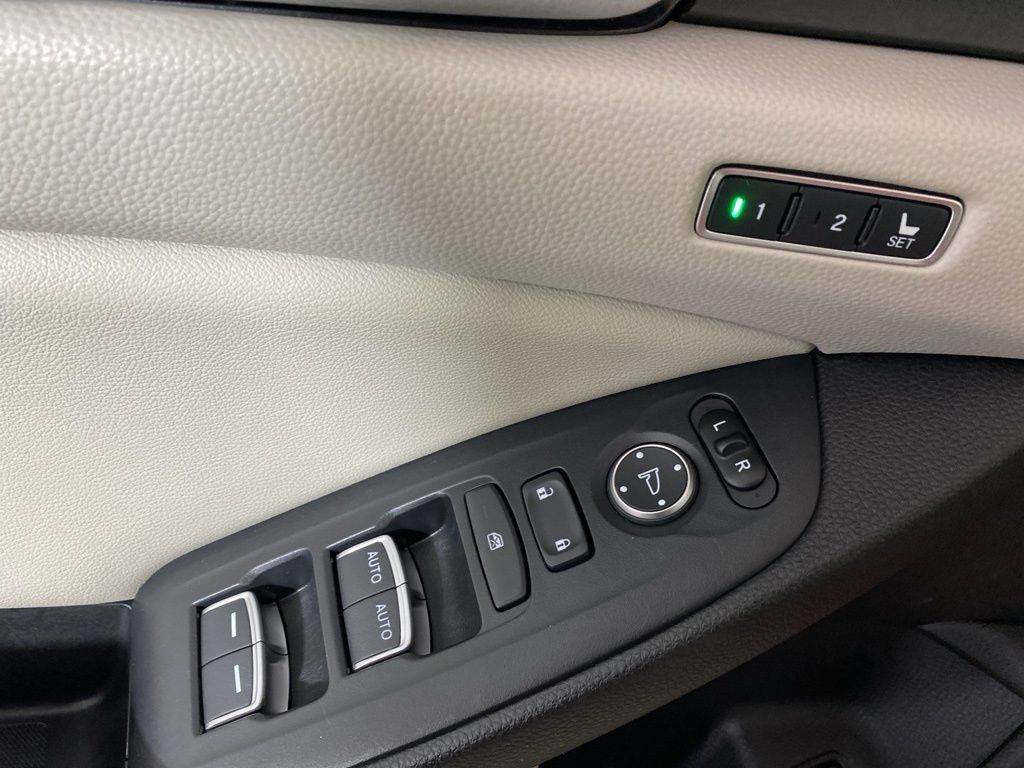 Used 2021 Red Honda EX-L image 18