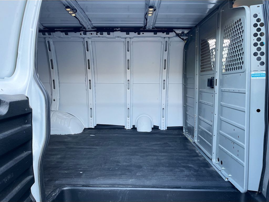 2024 GMC Savana Cargo Work Van - Photo 25