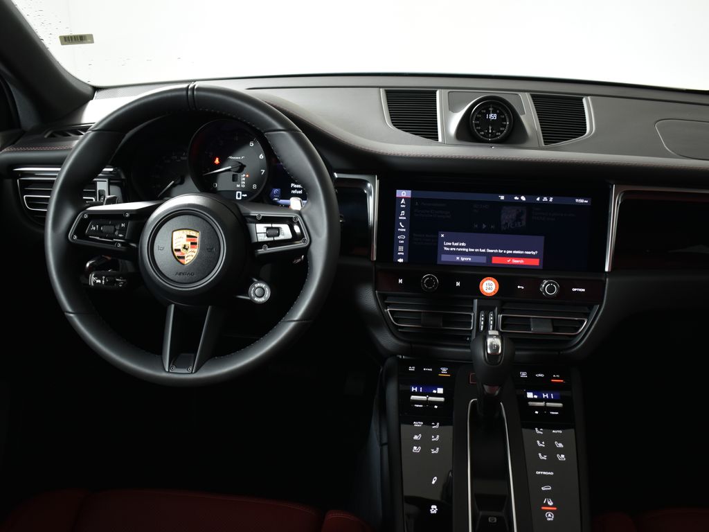 Thumbnail: 2026 Porsche Macan - 17