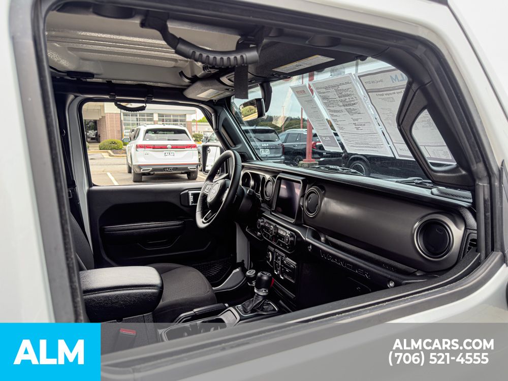 Used 2023 Silver Jeep Sport S image 18