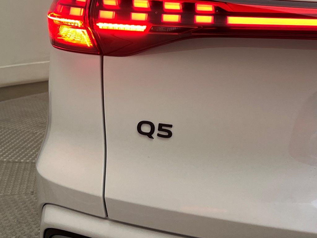 Thumbnail: 2025 Audi Q5 - 8