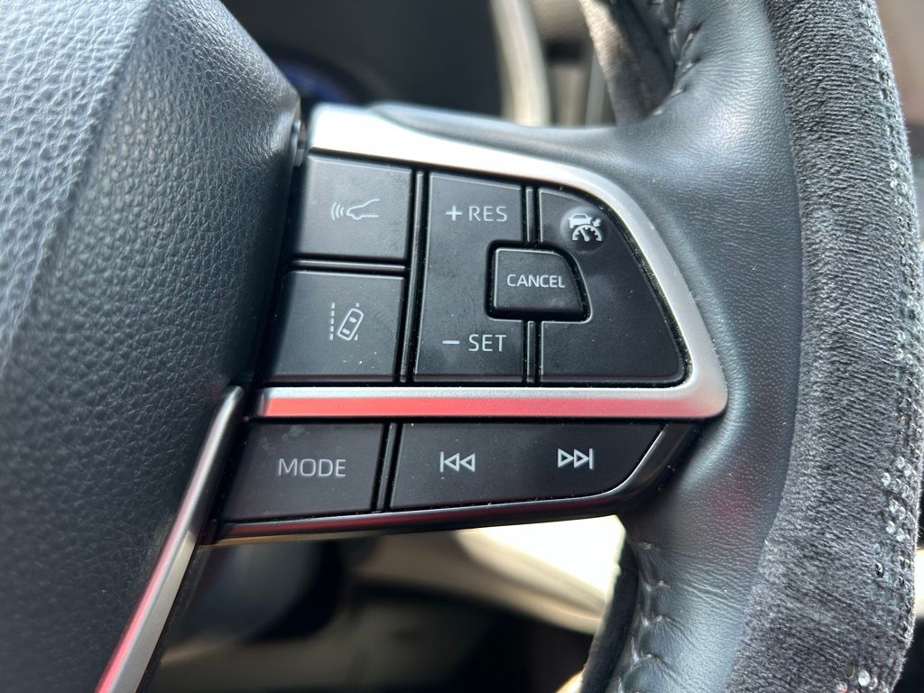 2023 Toyota Highlander L 21