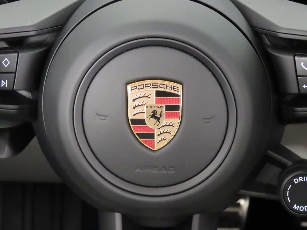 Thumbnail: 2025 Porsche Macan - 21