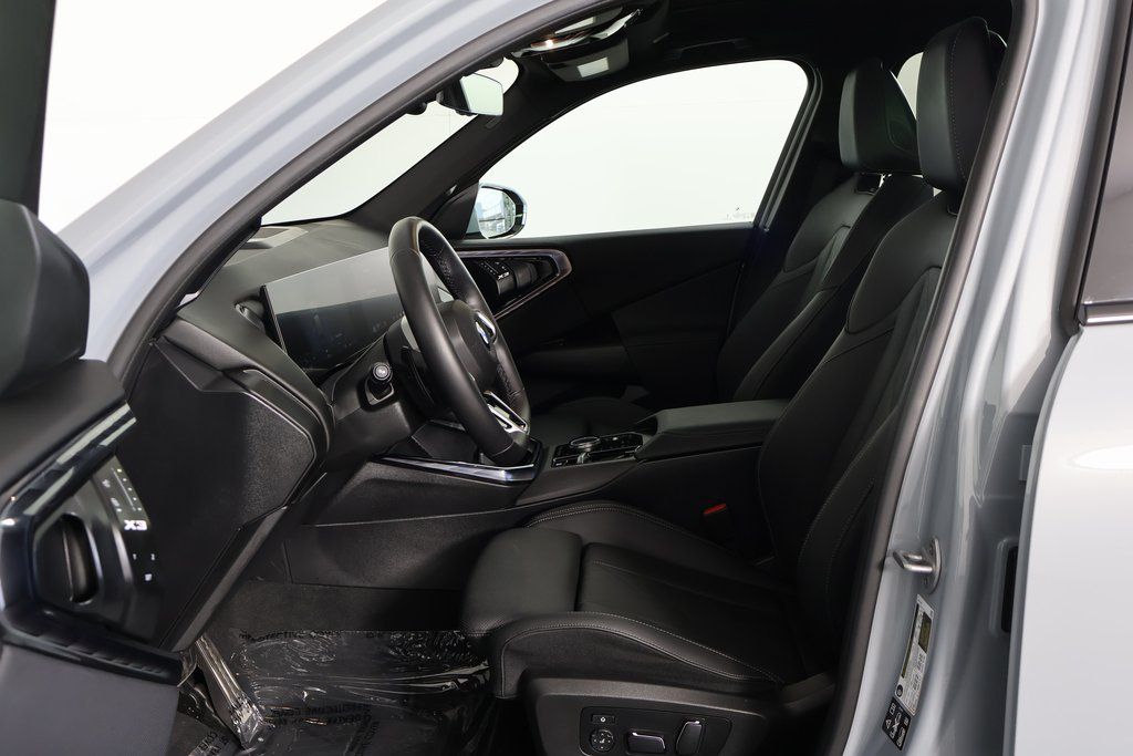 Thumbnail: 2025 BMW X3 - 10