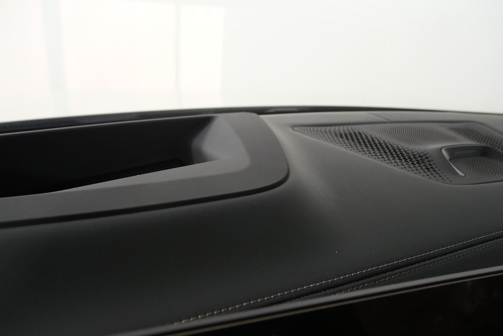 2026 BMW X7 Alpina XB7 26